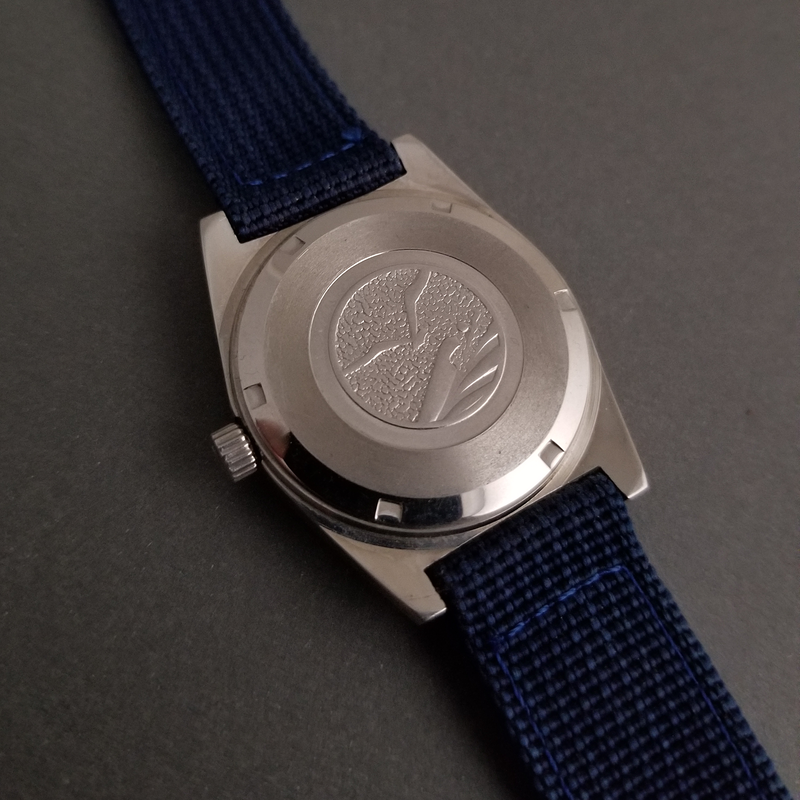 Sea-Gull ST5 translucent blue dial caseback