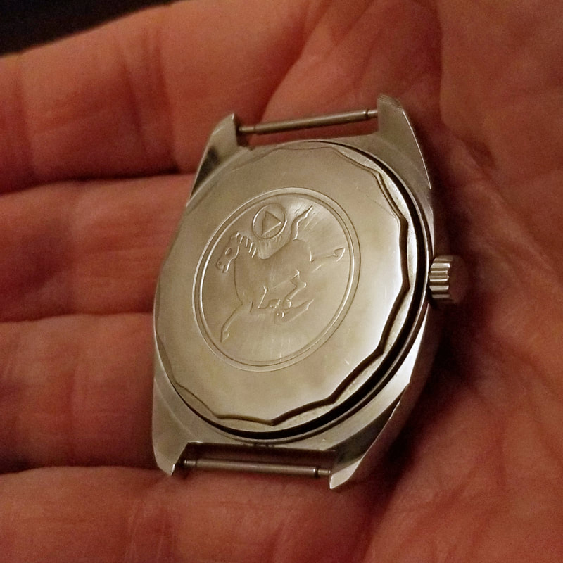Case back: Zhufeng 珠峰 brand by 天津钟表厂 Tianjin Watch and Clock Factory